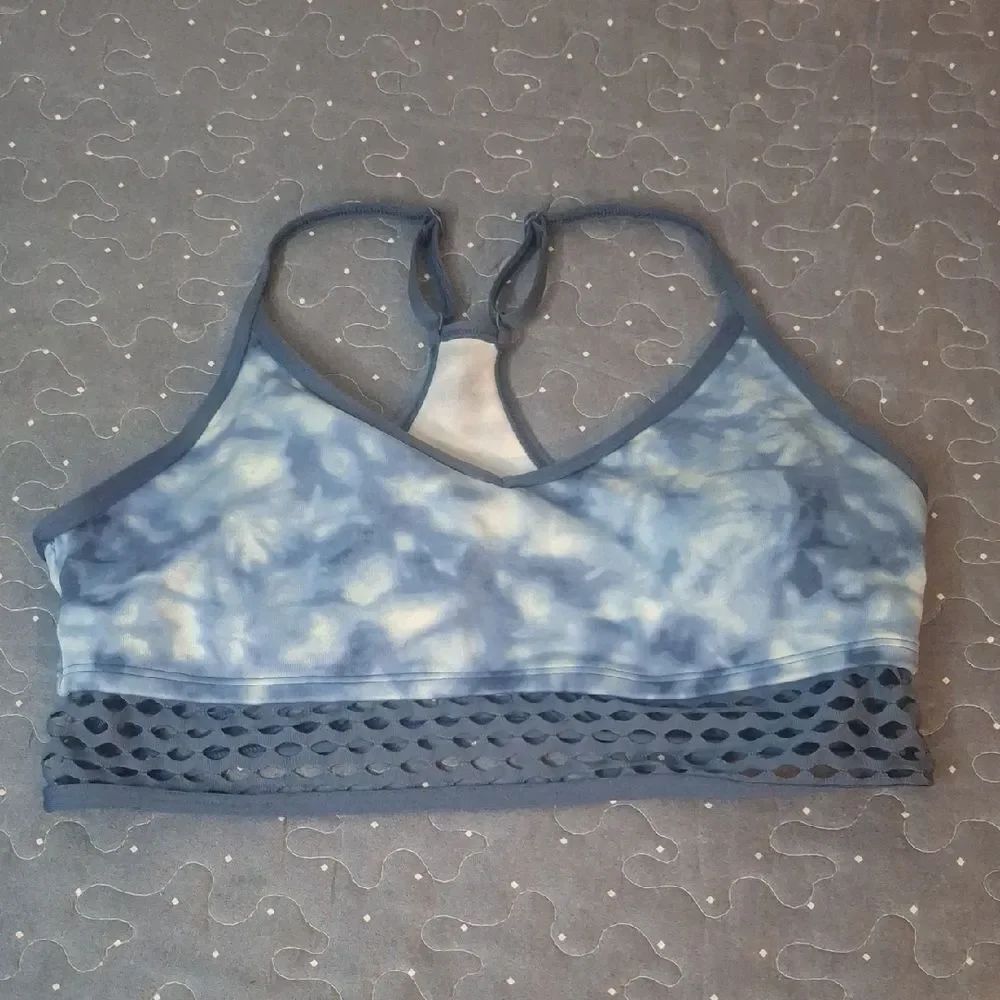 PINK Ultimate Lightly Lined Women's Tie-Dye Sports Bra size large